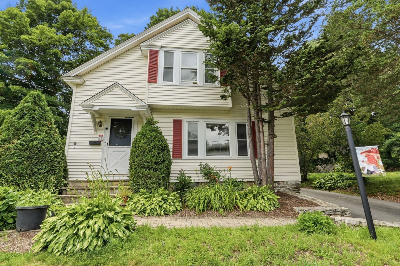 31 Wildrose Ave Worcester — Photo 2 of 42