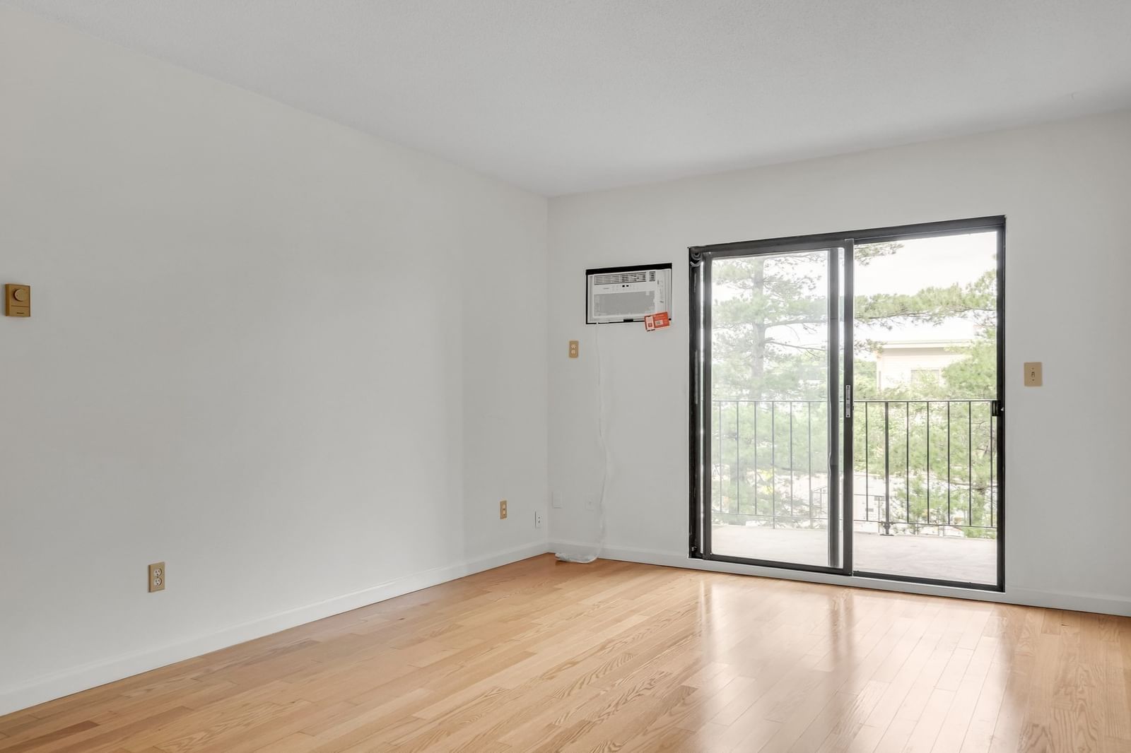 2353 Massachusetts #31 Cambridge — Photo 17 of 28