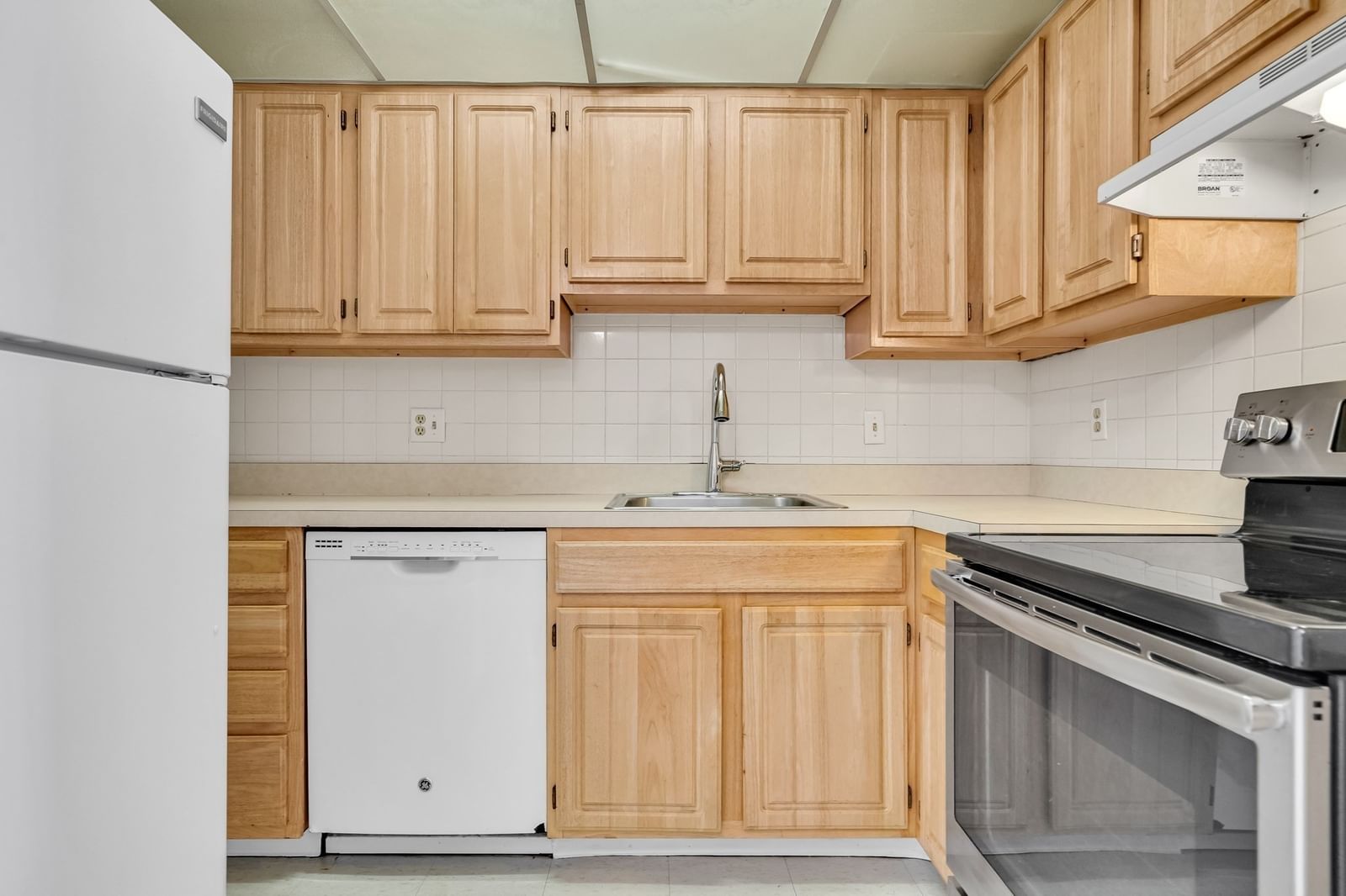 2353 Massachusetts #31 Cambridge — Photo 8 of 28