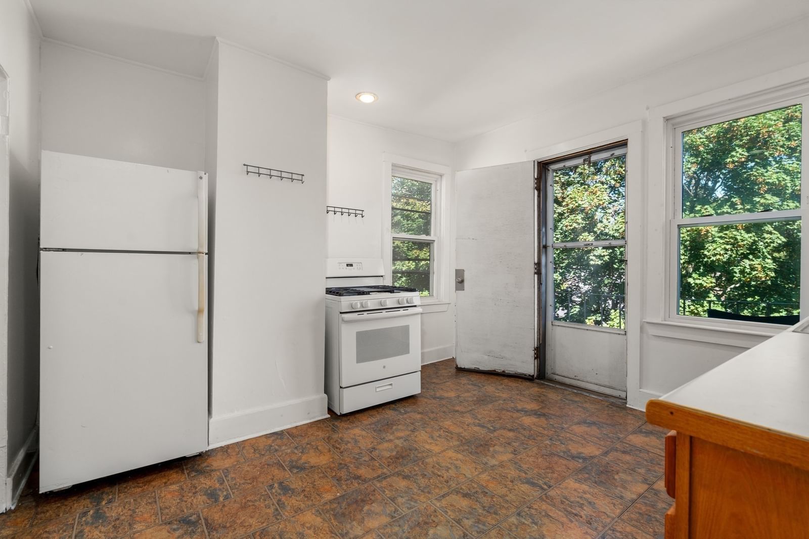 83 Francis St #5 Brookline — Photo 16 of 22