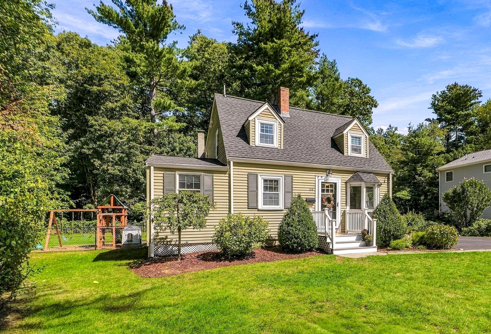 34 Audrea Rd Framingham — Photo 3 of 40