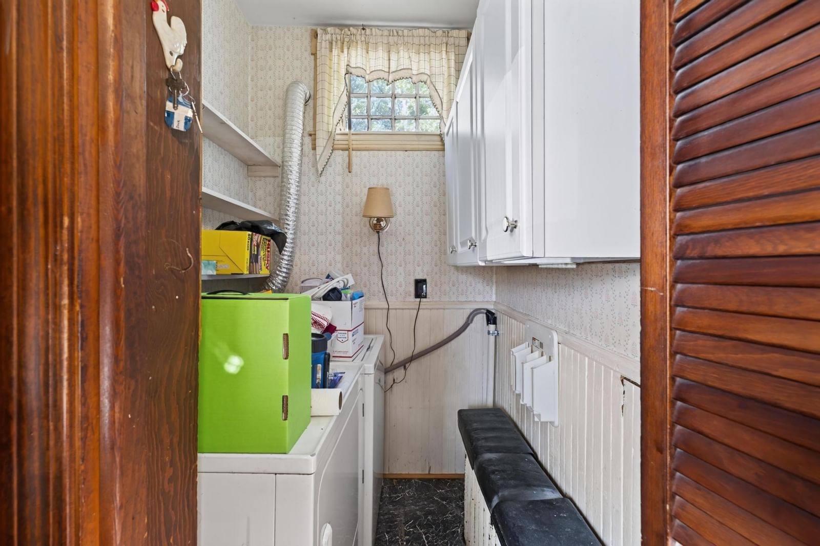578 Valentine St Fall River — Photo 13 of 32