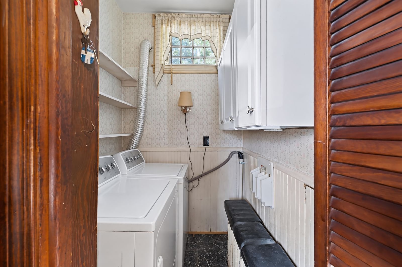 578 Valentine St Fall River — Photo 14 of 32