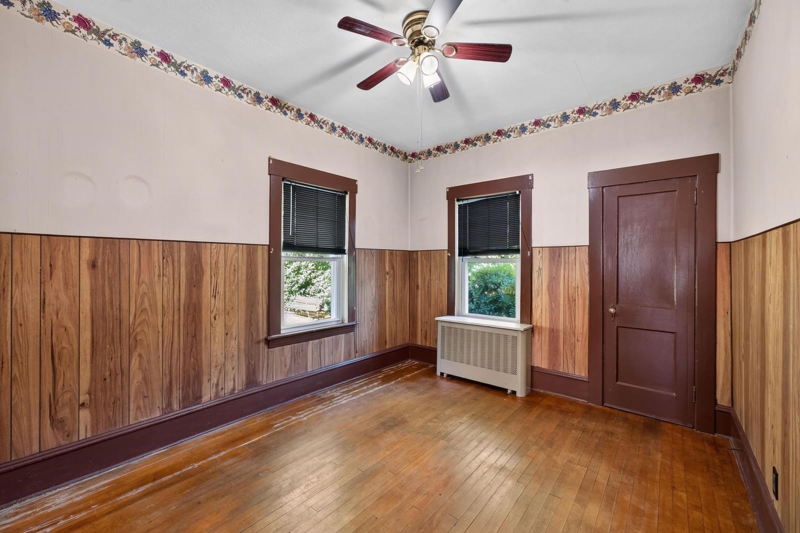578 Valentine St Fall River — Photo 18 of 32
