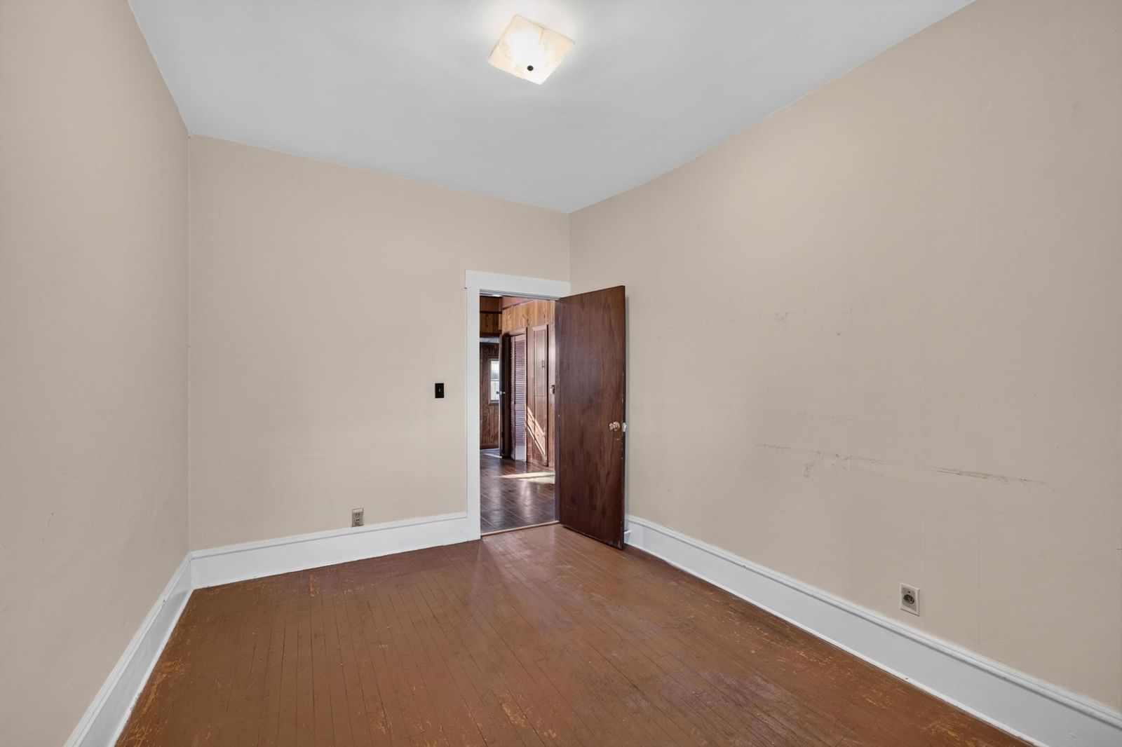 578 Valentine St Fall River — Photo 21 of 32