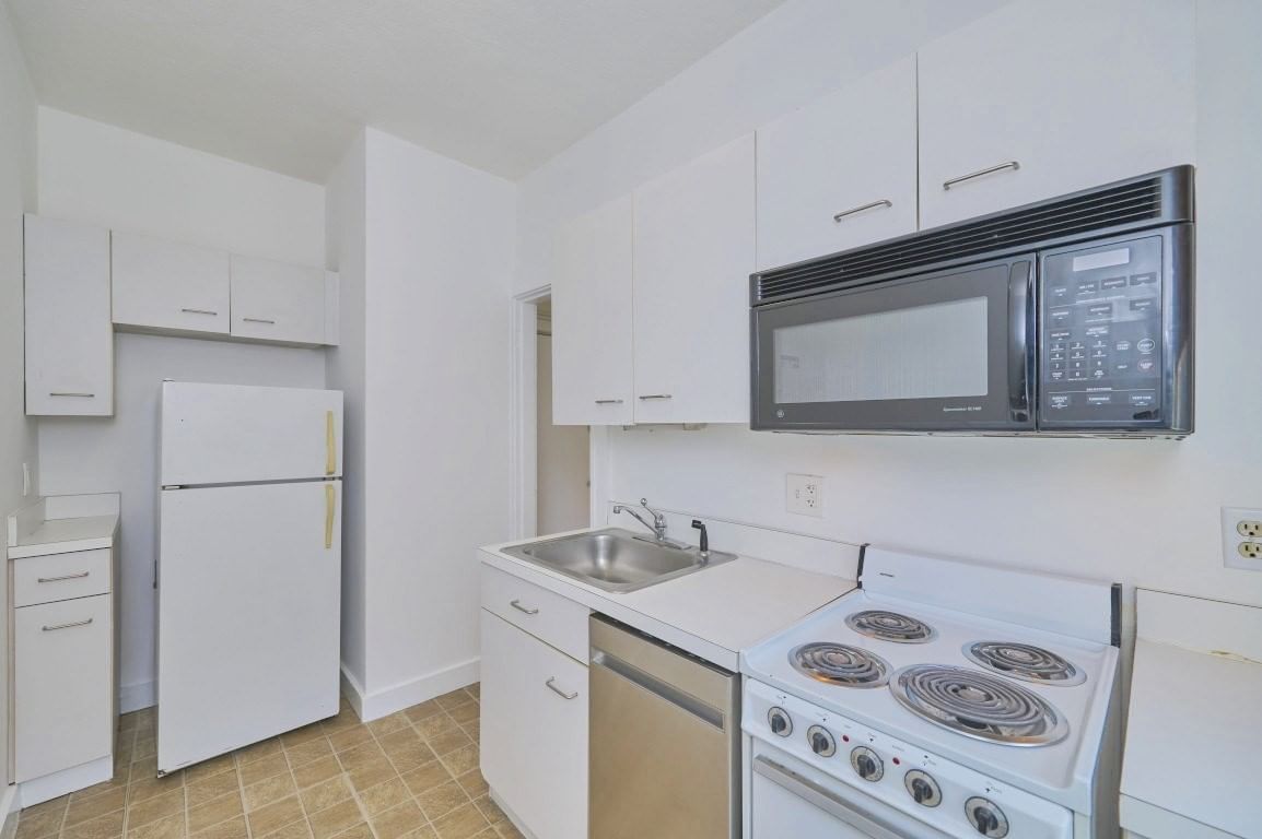 1677 Commonwealth Ave #12 Boston — Photo 13 of 16