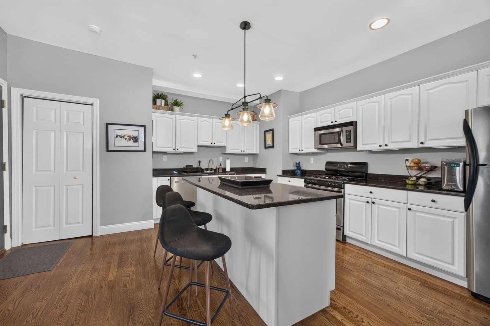 131 Derby St #1R Salem — Photo 10 of 41