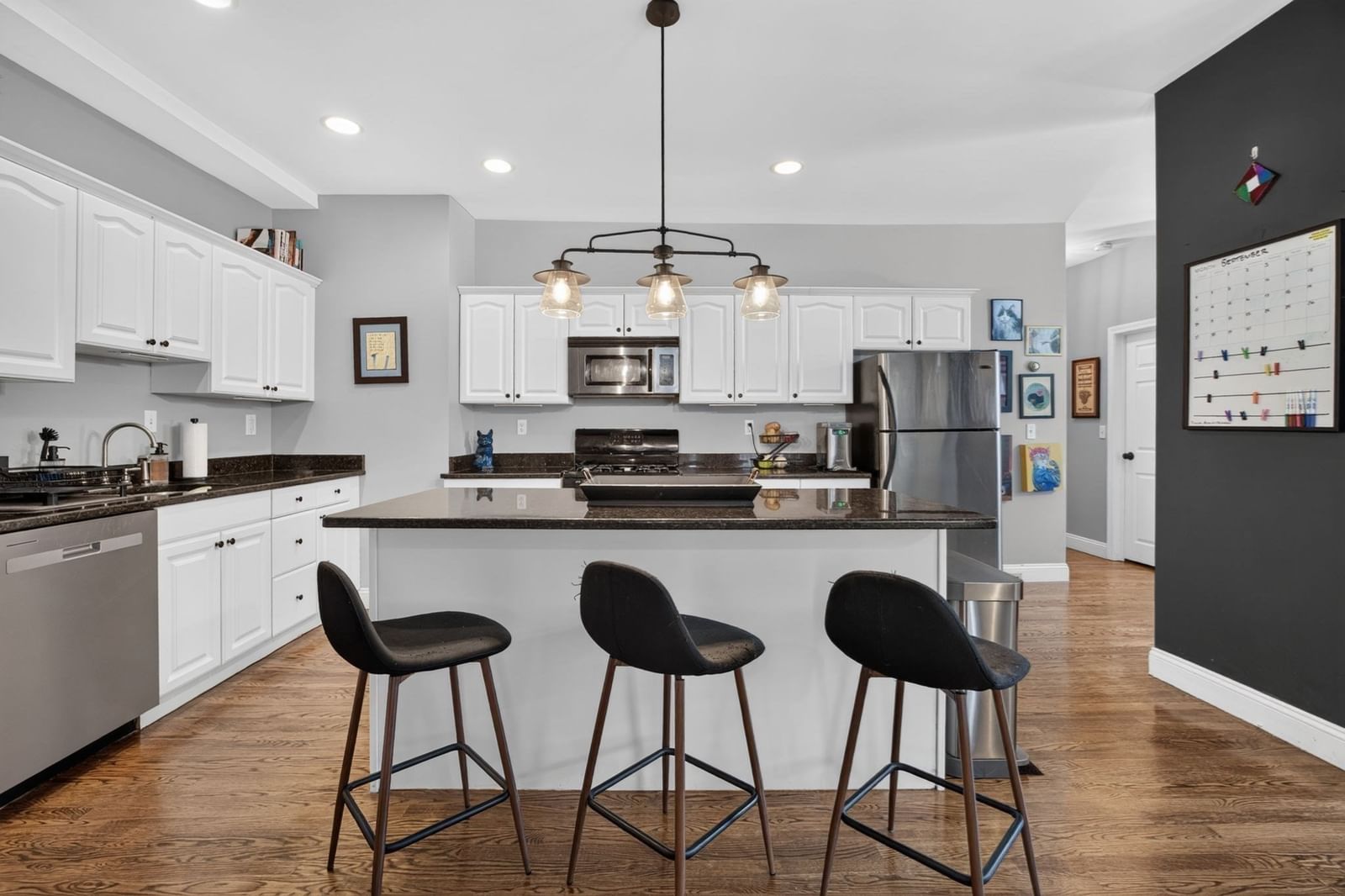 131 Derby St #1R Salem — Photo 4 of 41