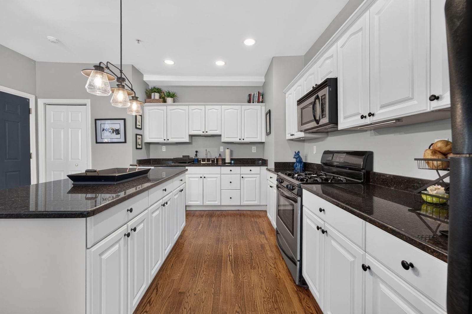 131 Derby St #1R Salem — Photo 8 of 41