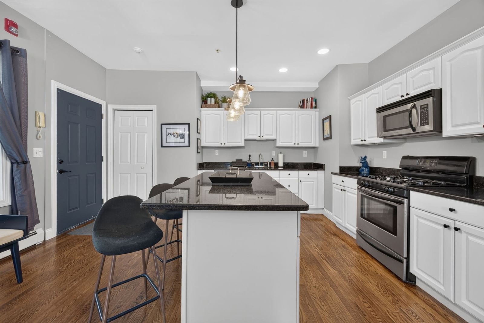 131 Derby St #1R Salem — Photo 9 of 41