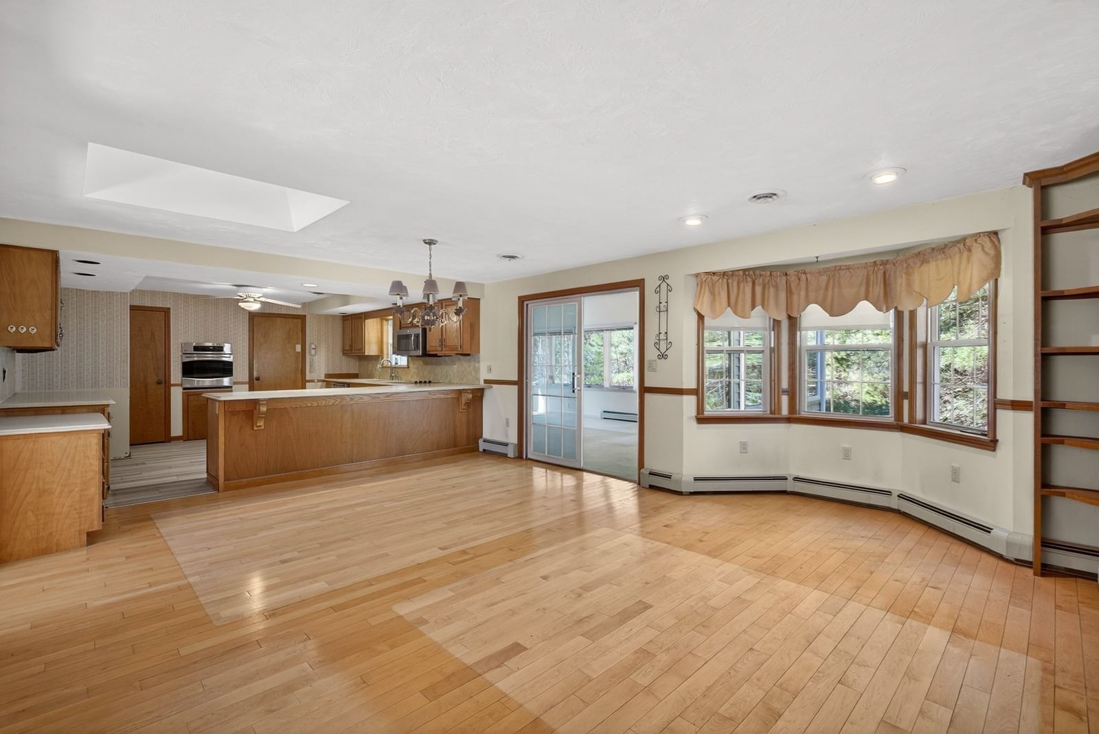 532 Hill St Raynham — Photo 10 of 31