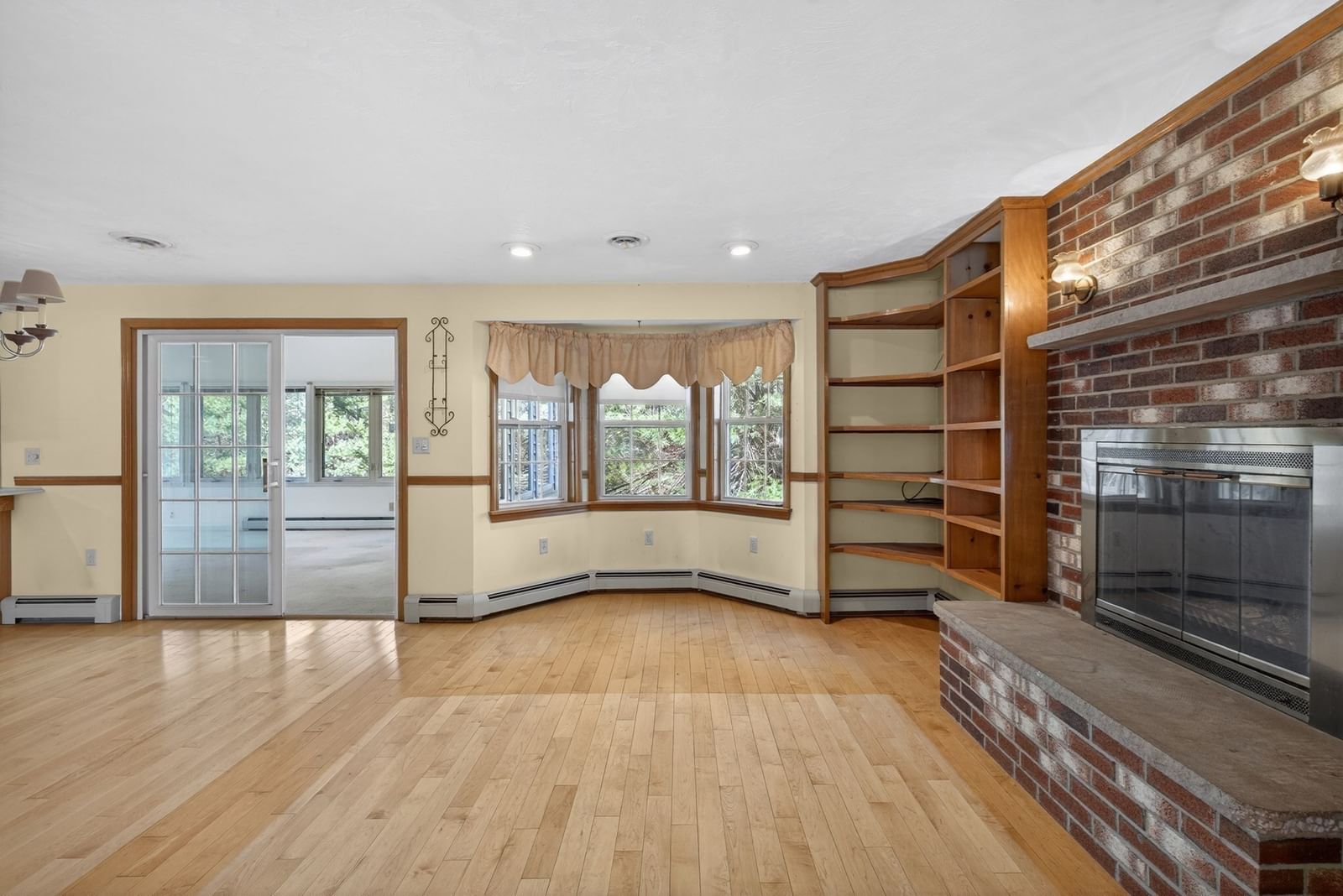 532 Hill St Raynham — Photo 11 of 31