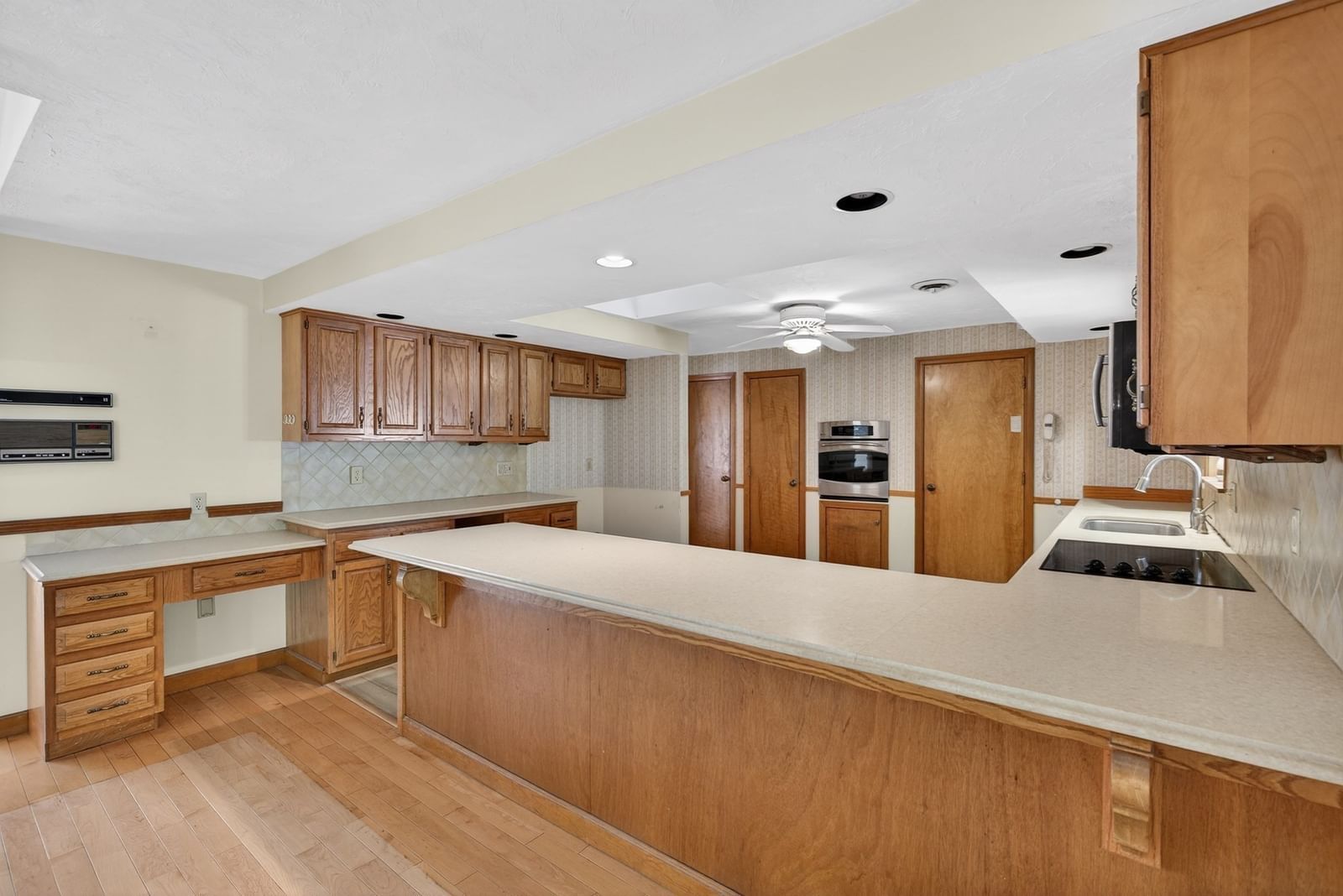 532 Hill St Raynham — Photo 15 of 31