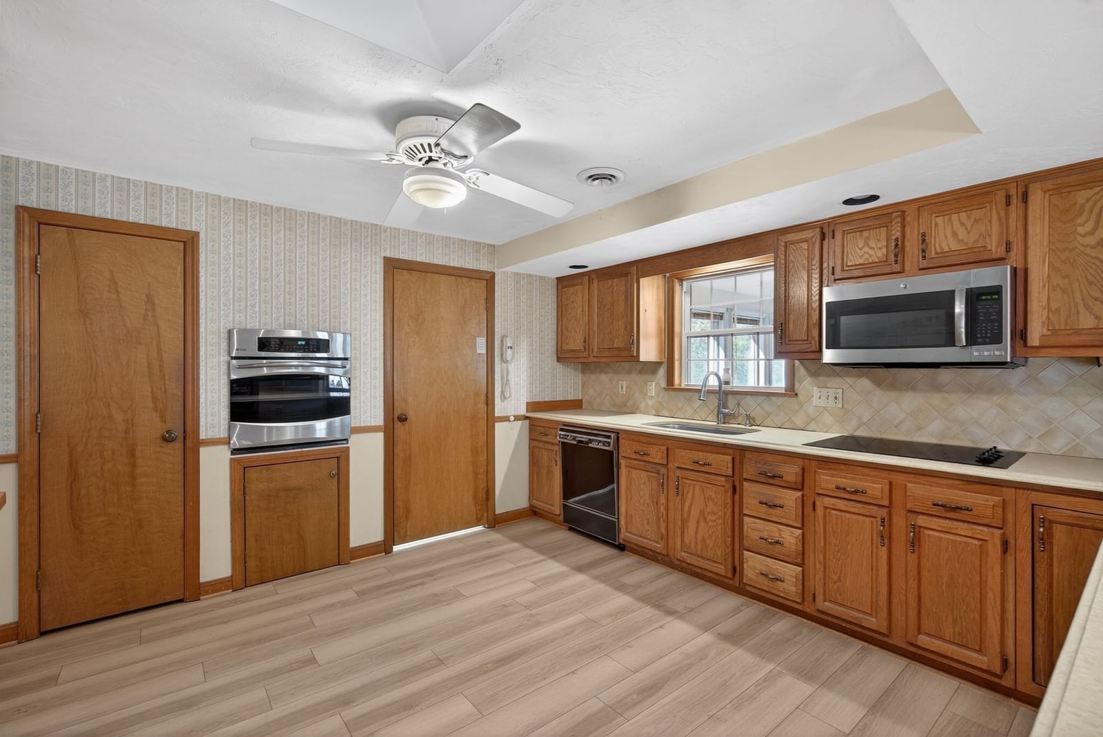 532 Hill St Raynham — Photo 16 of 31