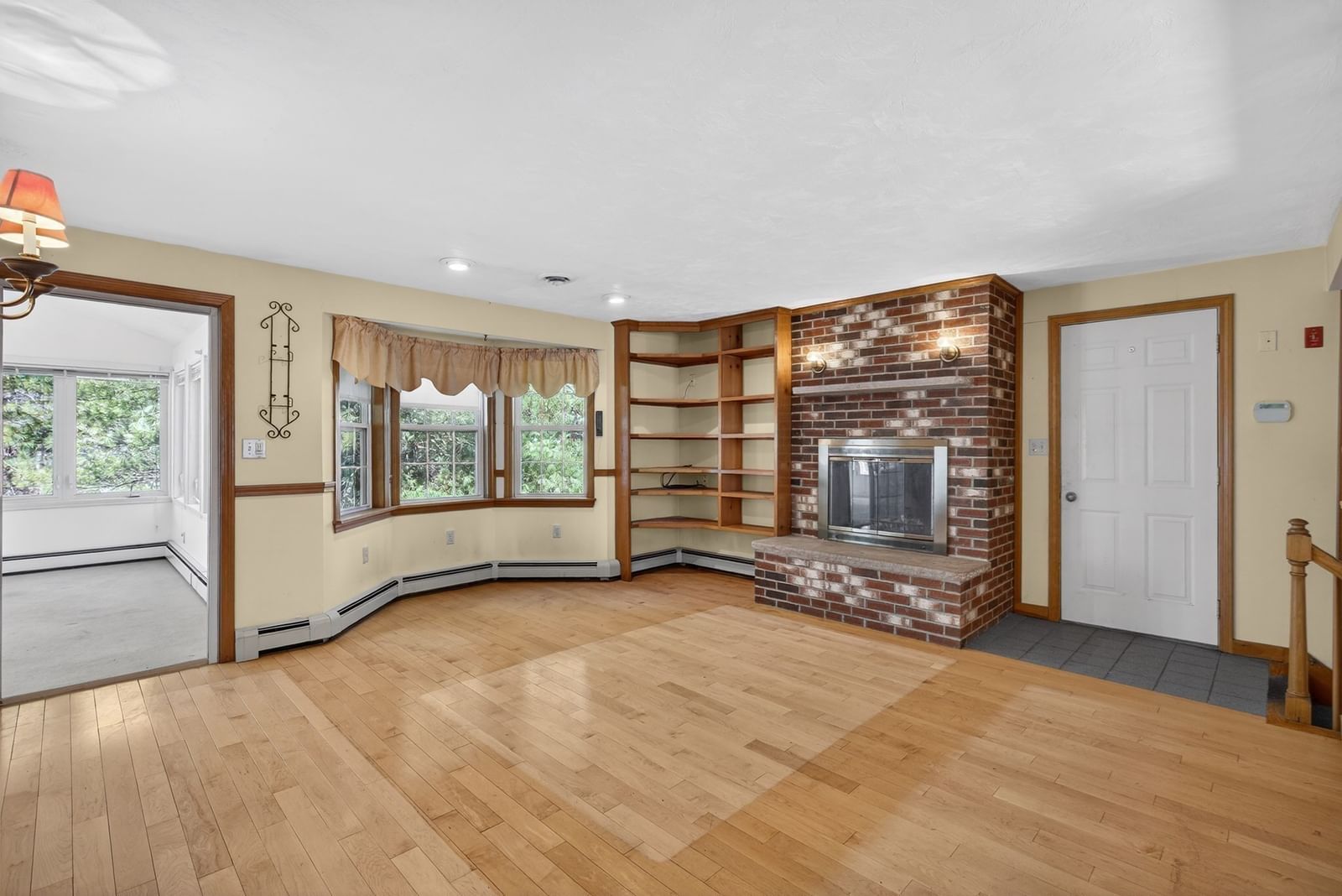532 Hill St Raynham — Photo 5 of 31
