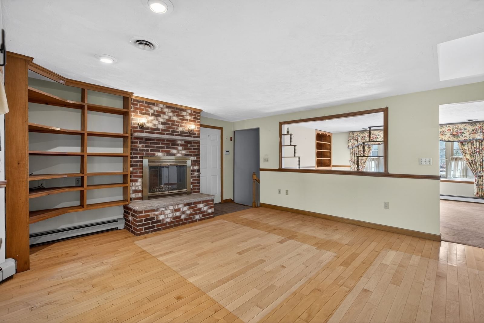 532 Hill St Raynham — Photo 7 of 31