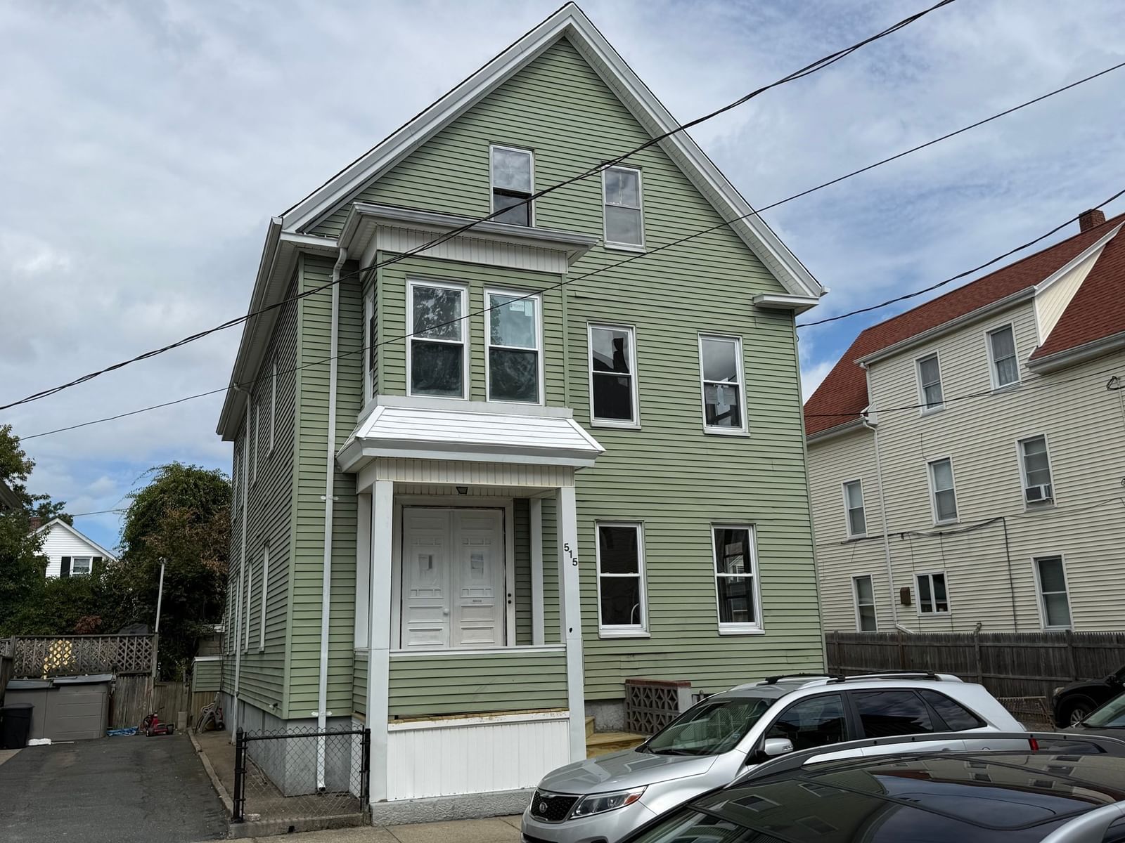 515 Rivet St New Bedford — Photo 2 of 21