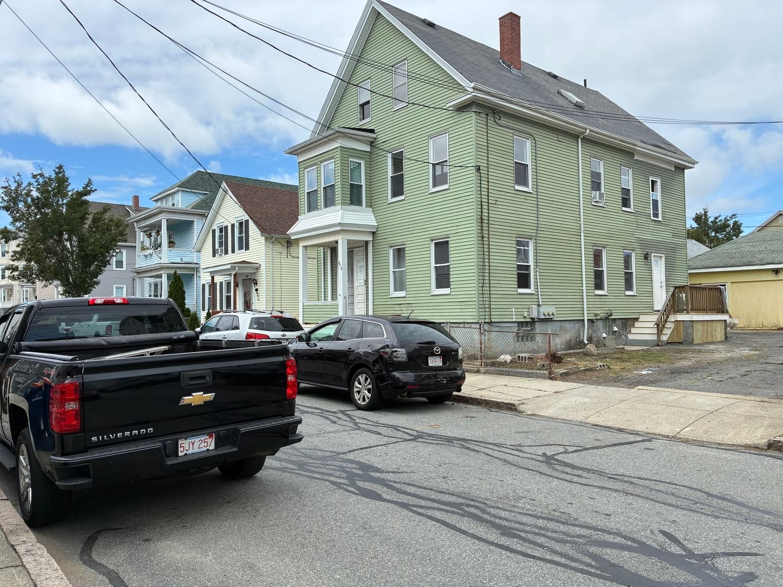 515 Rivet St New Bedford — Photo 3 of 21
