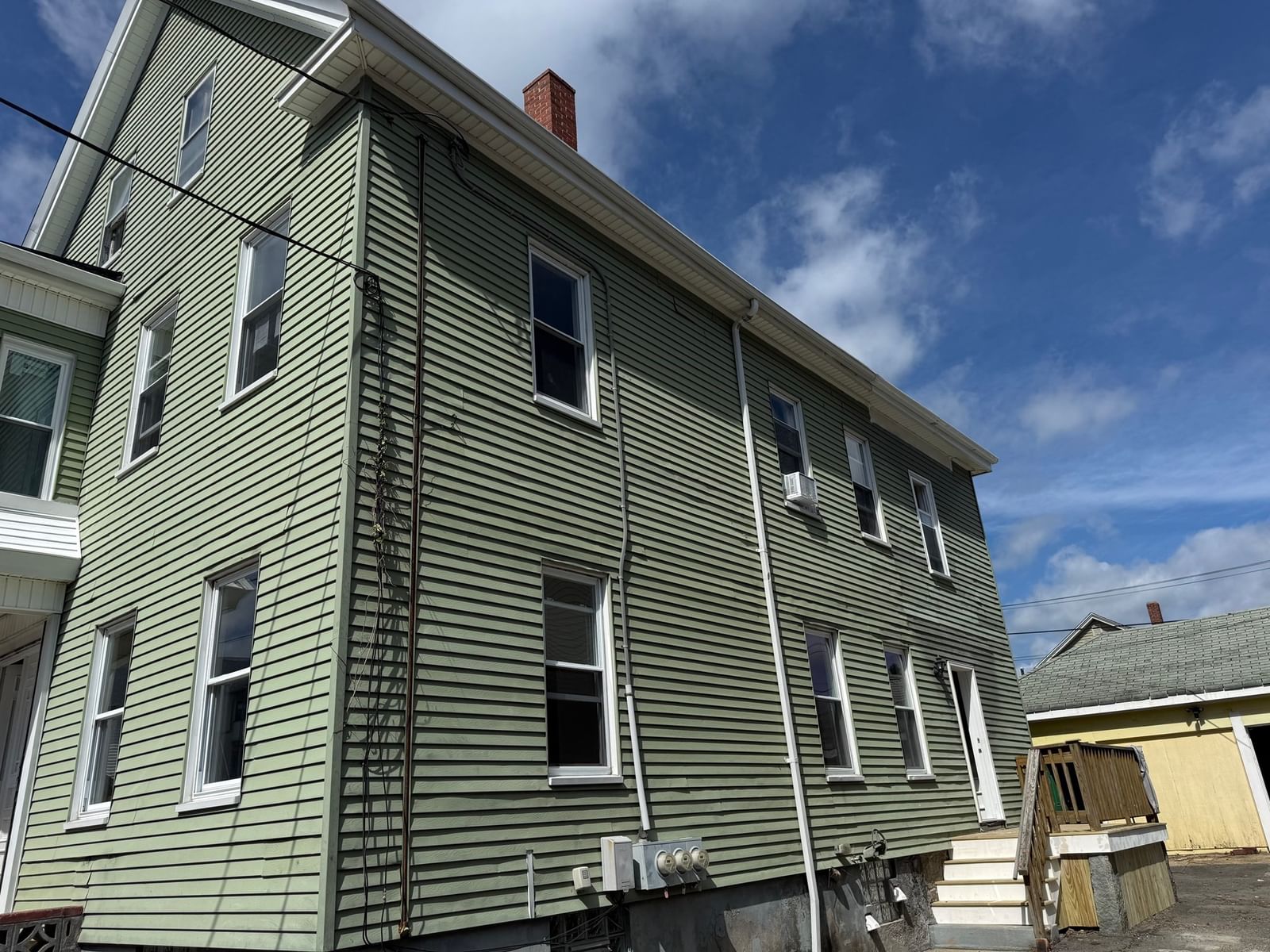 515 Rivet St New Bedford — Photo 5 of 21