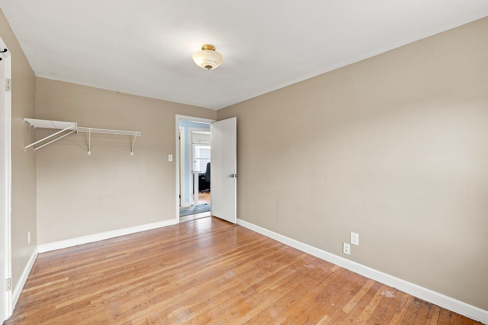 162 Clark St Worcester — Photo 14 of 32