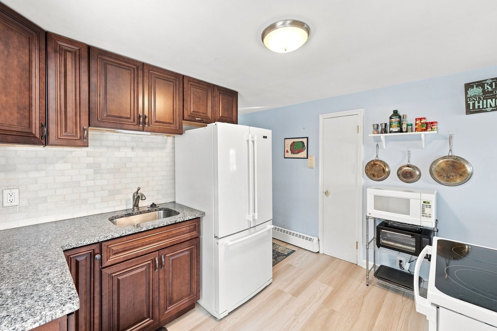162 Clark St Worcester — Photo 4 of 32