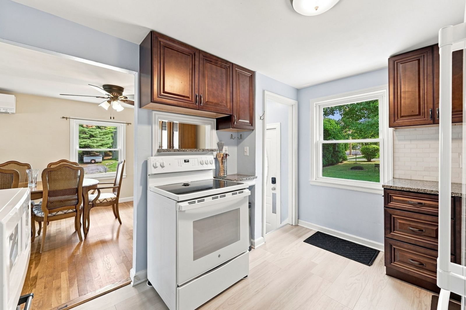 162 Clark St Worcester — Photo 6 of 32