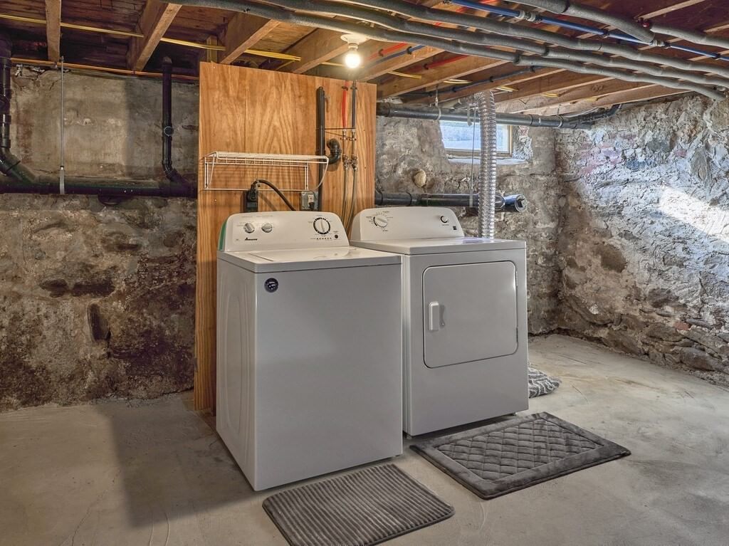 23 Snell St Sturbridge — Photo 33 of 40