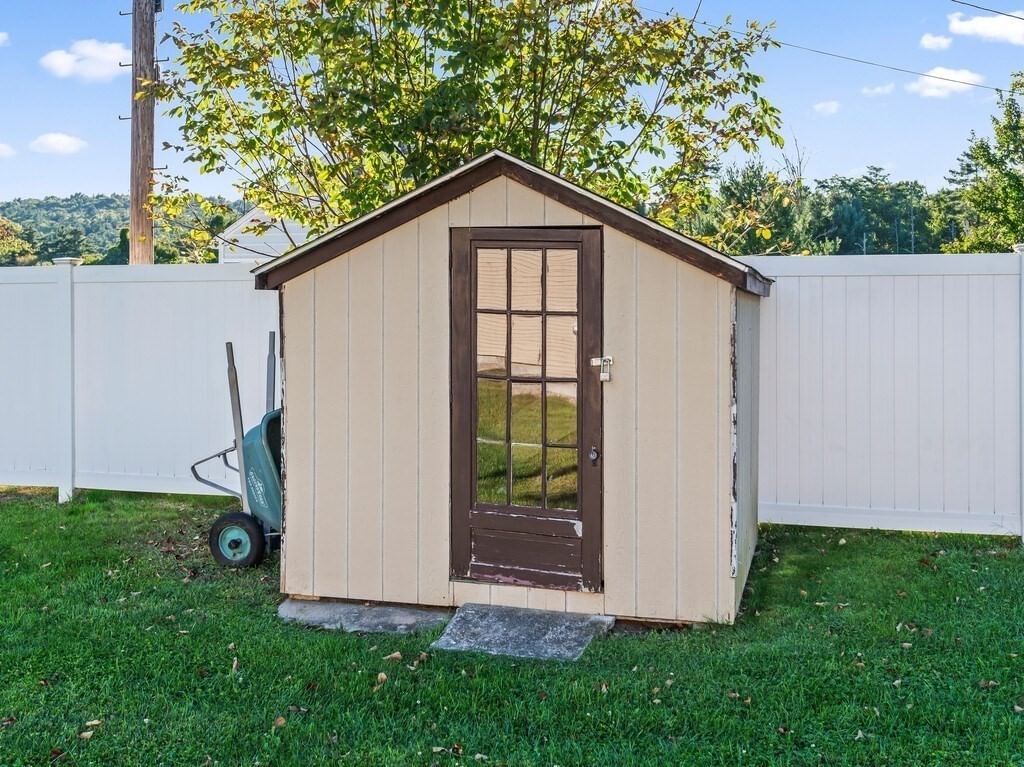 23 Snell St Sturbridge — Photo 40 of 40