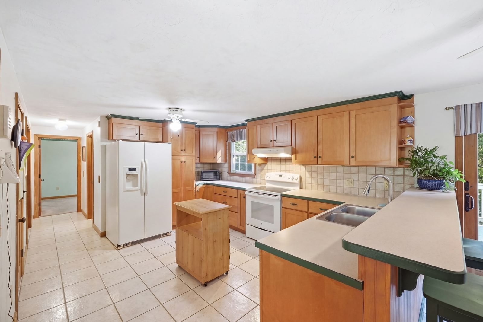 8 Glenmere Rd Charlton — Photo 4 of 29