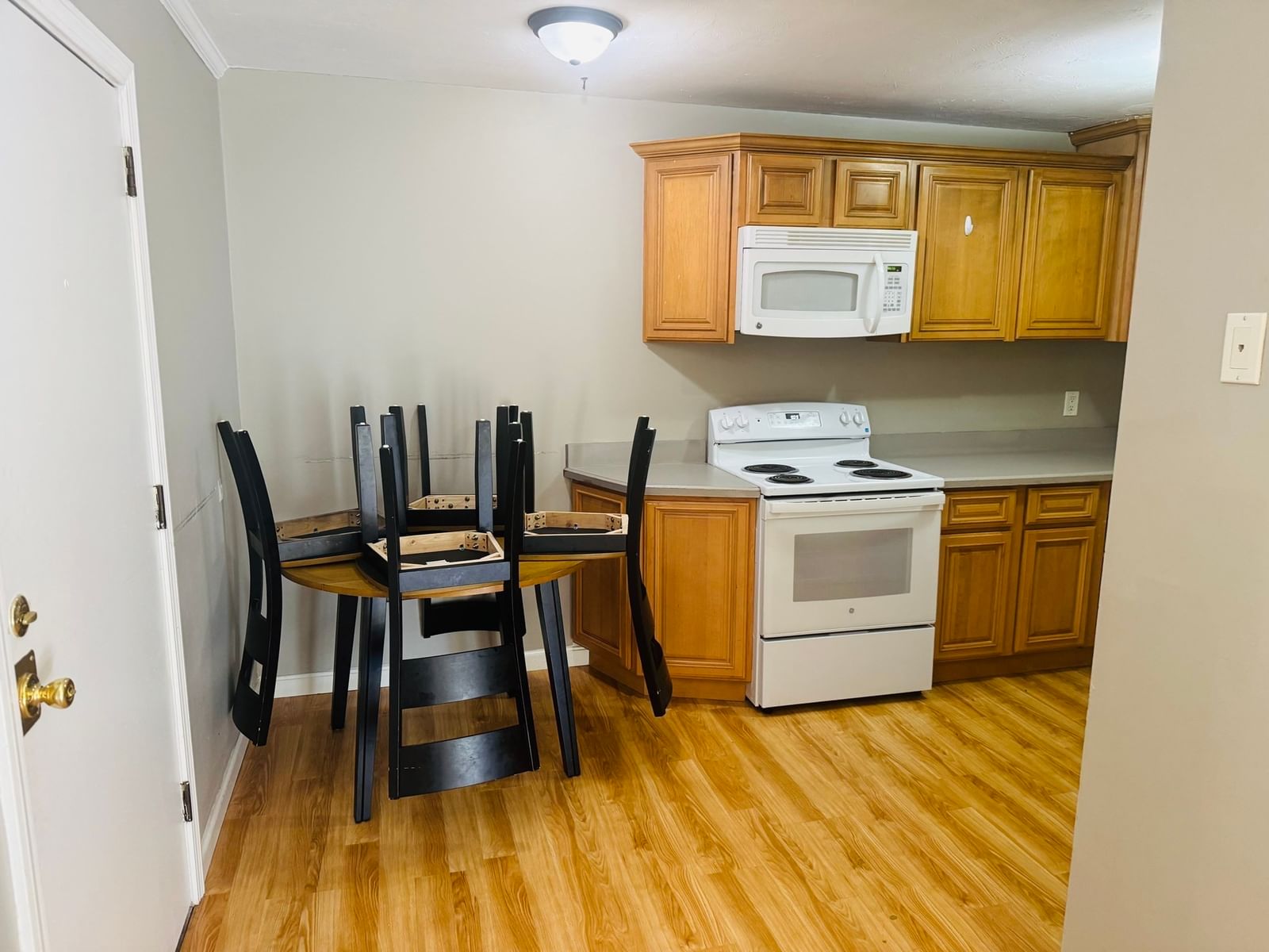 9 Chapel Hill Dr. #6 Plymouth — Photo 3 of 14