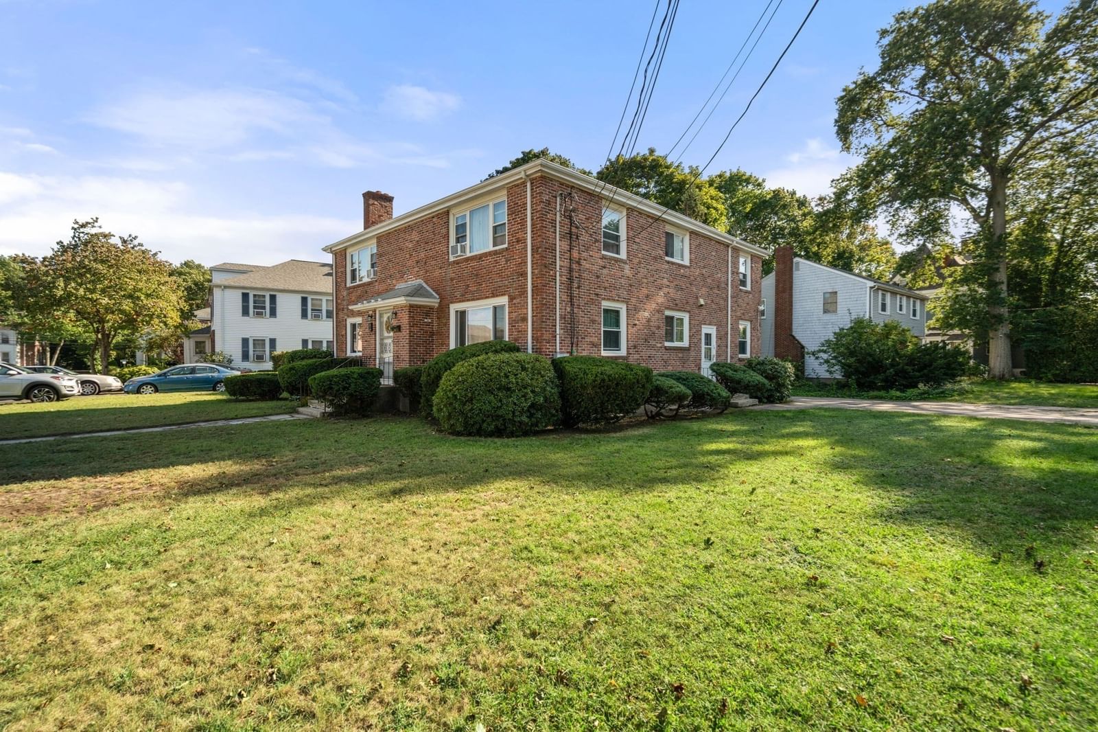 35 Farquhar Rd Newton — Photo 2 of 16