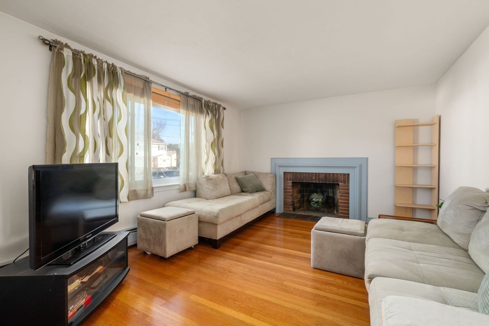 35 Farquhar Rd Newton — Photo 4 of 16