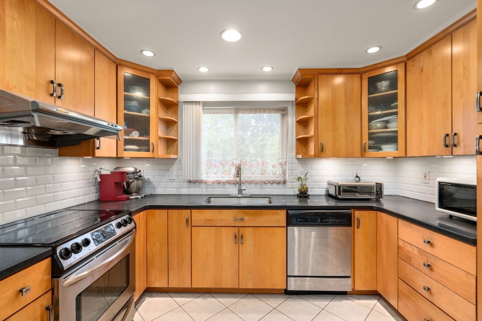 35 Farquhar Rd Newton — Photo 8 of 16