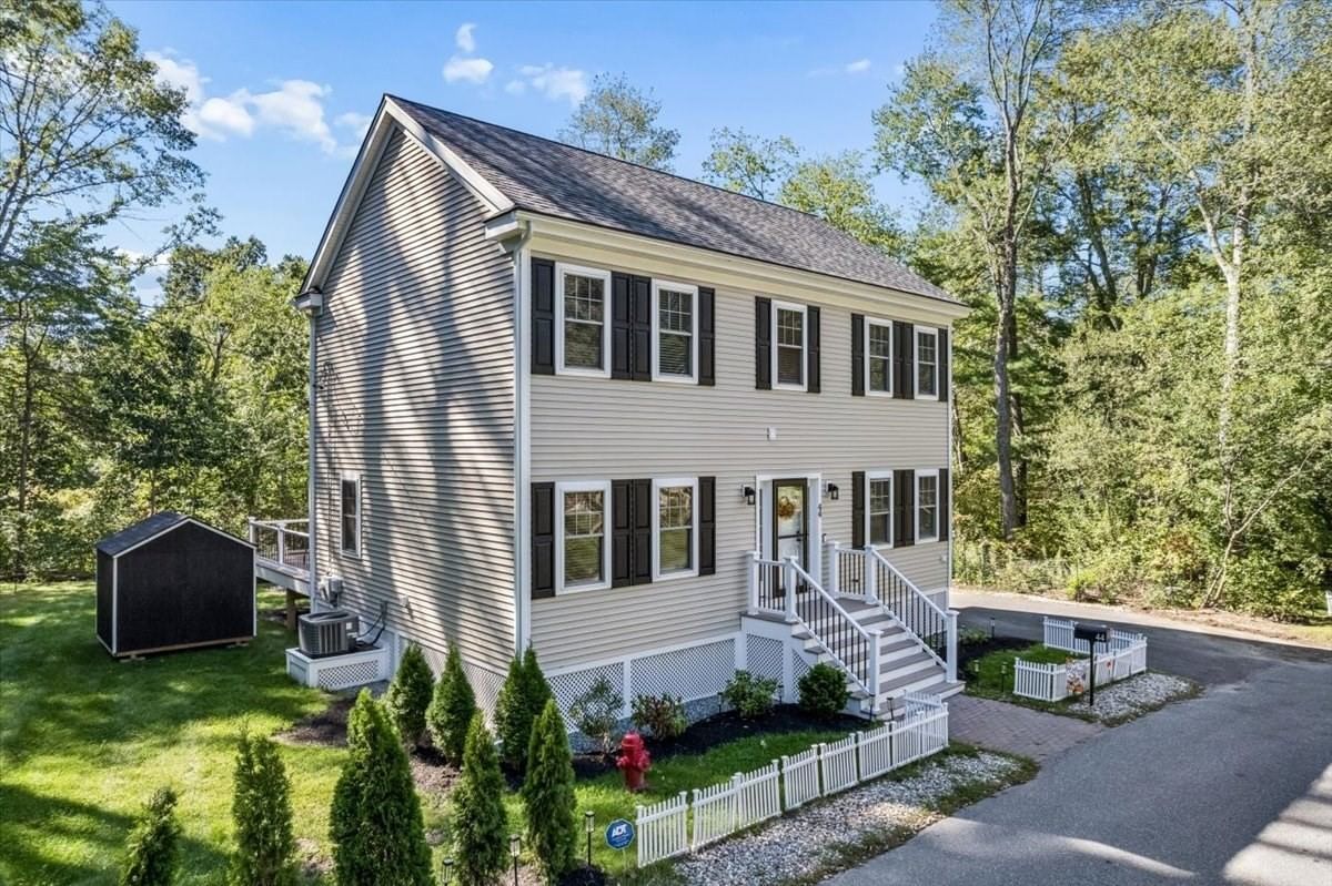 44 California Tewksbury — Photo 2 of 40