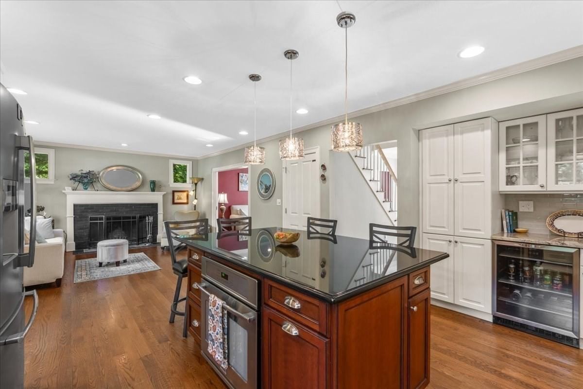 766 Forest Street Marshfield — Photo 16 of 37