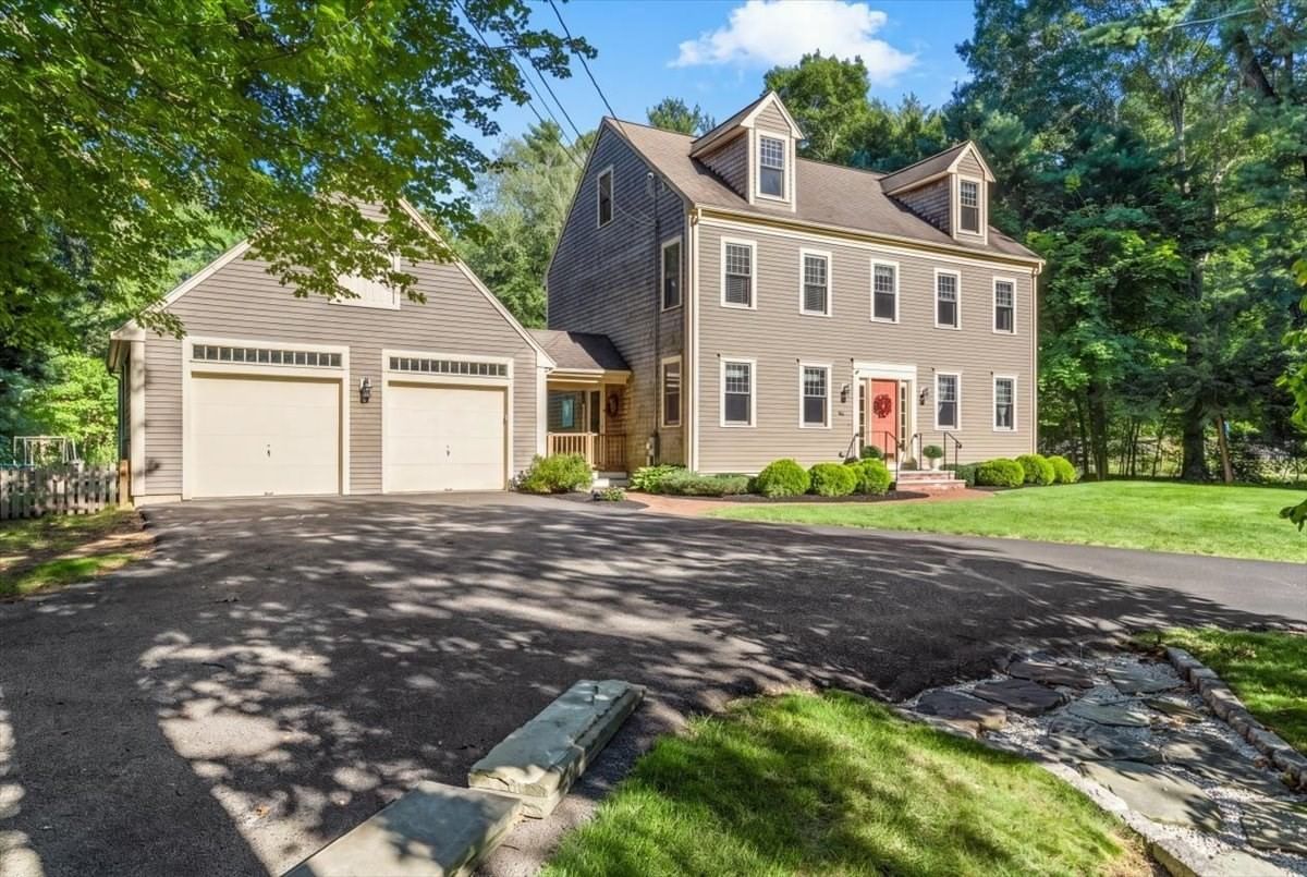 766 Forest Street Marshfield — Photo 4 of 37