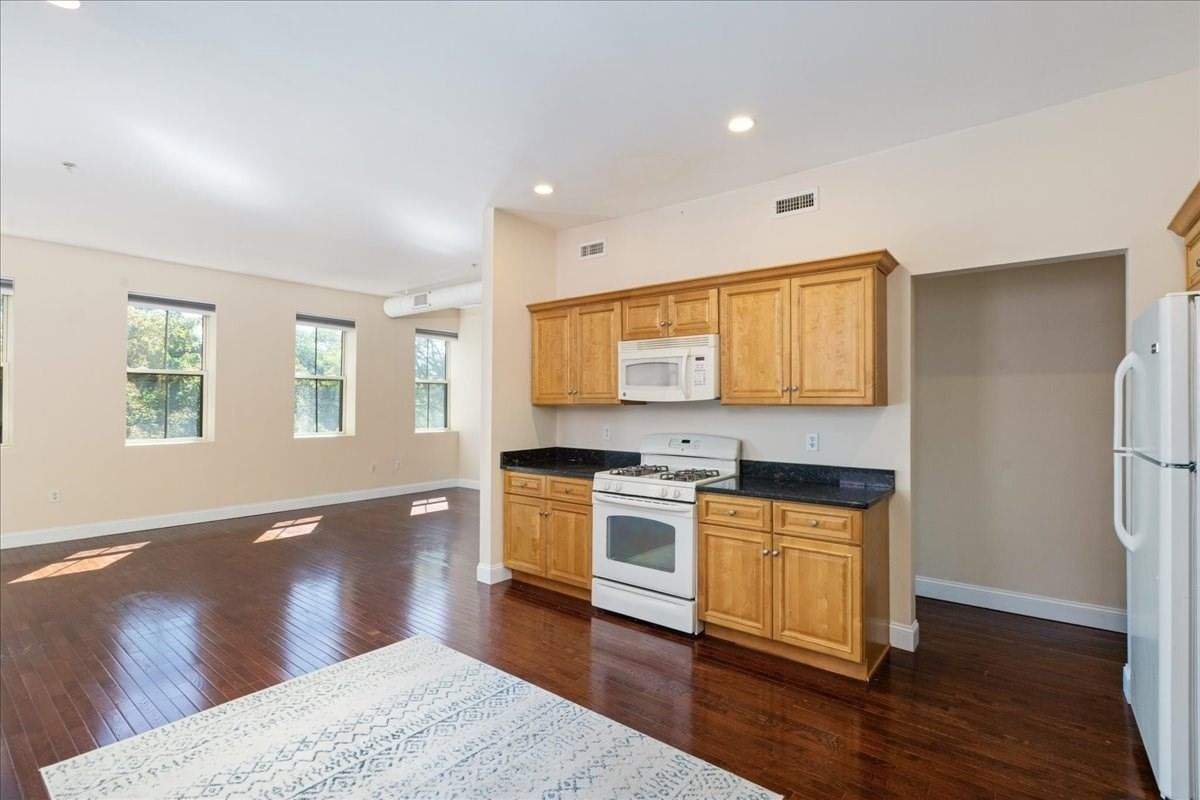 24 Washington St #301 Haverhill — Photo 3 of 30