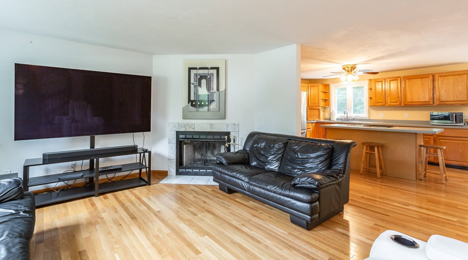 27 Gretchen Way Raynham — Photo 14 of 40