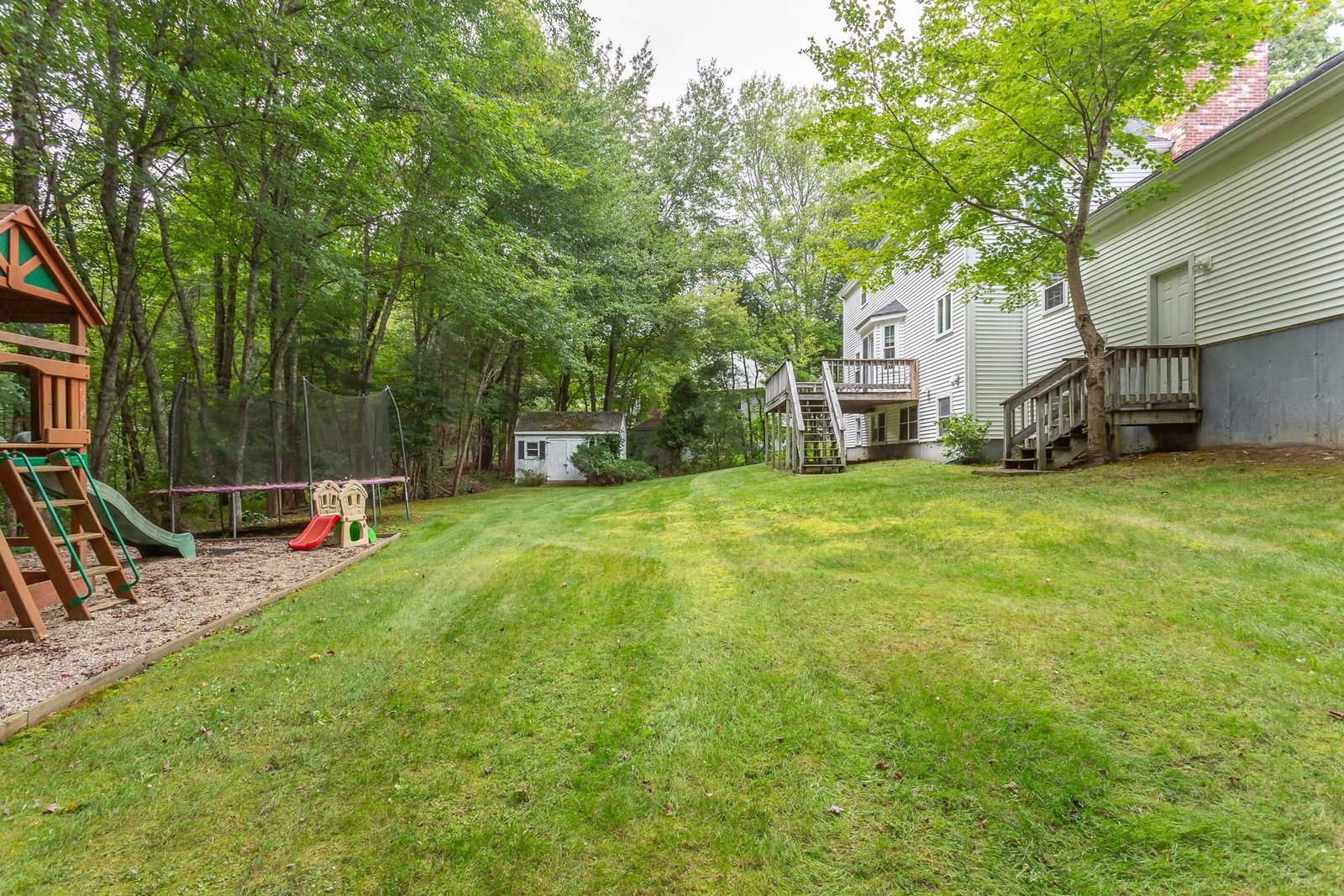 27 Gretchen Way Raynham — Photo 2 of 40