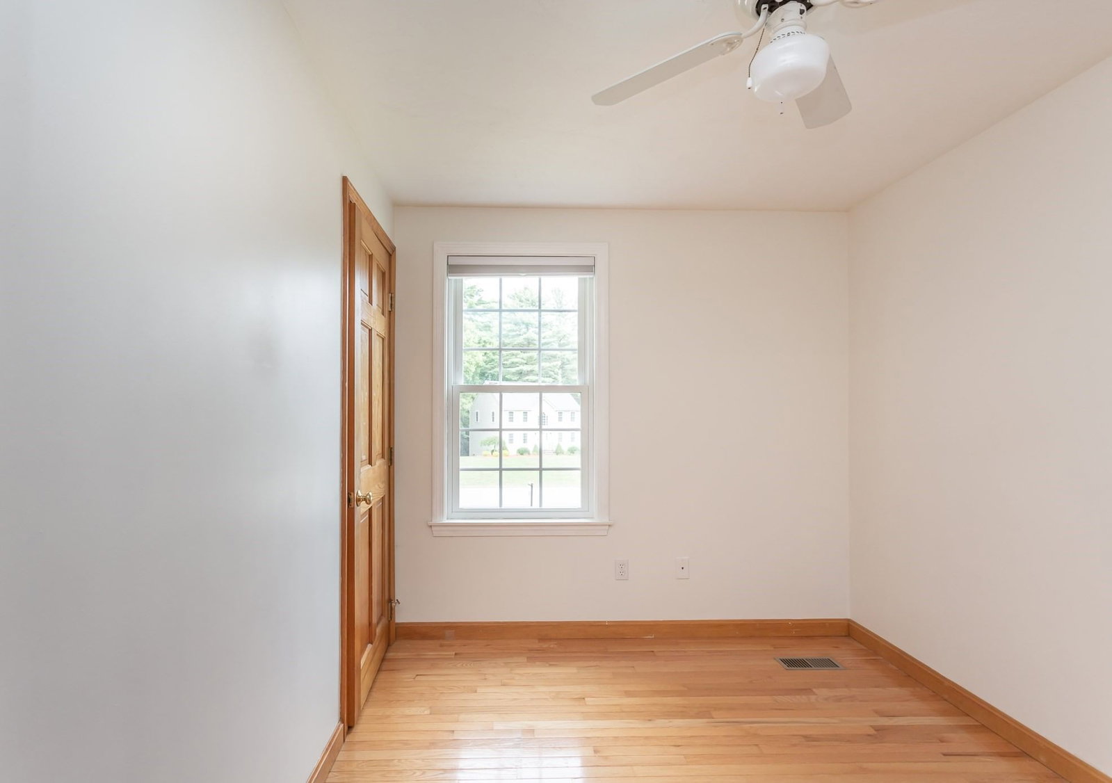 27 Gretchen Way Raynham — Photo 24 of 40