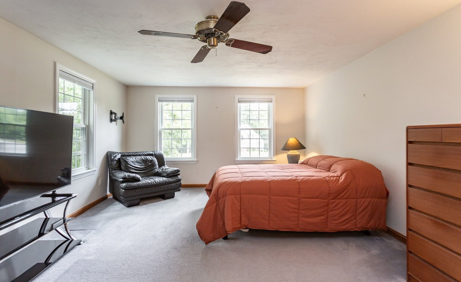 27 Gretchen Way Raynham — Photo 25 of 40