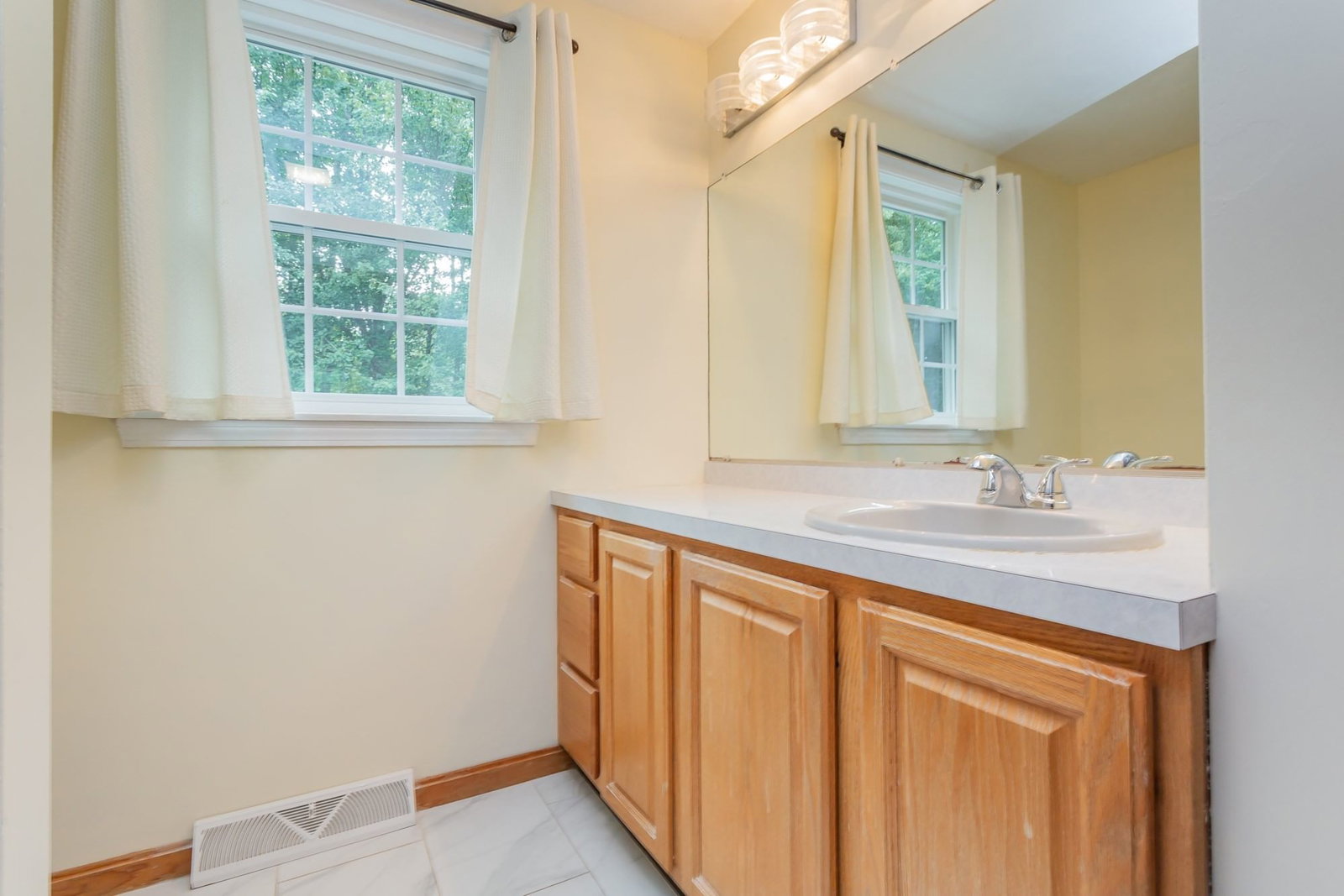 27 Gretchen Way Raynham — Photo 28 of 40