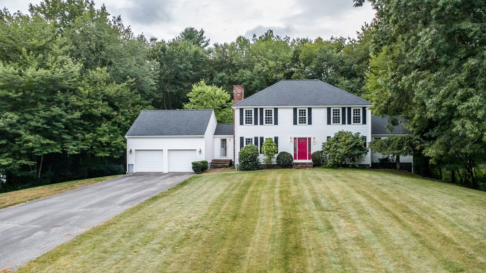 27 Gretchen Way Raynham — Photo 36 of 40