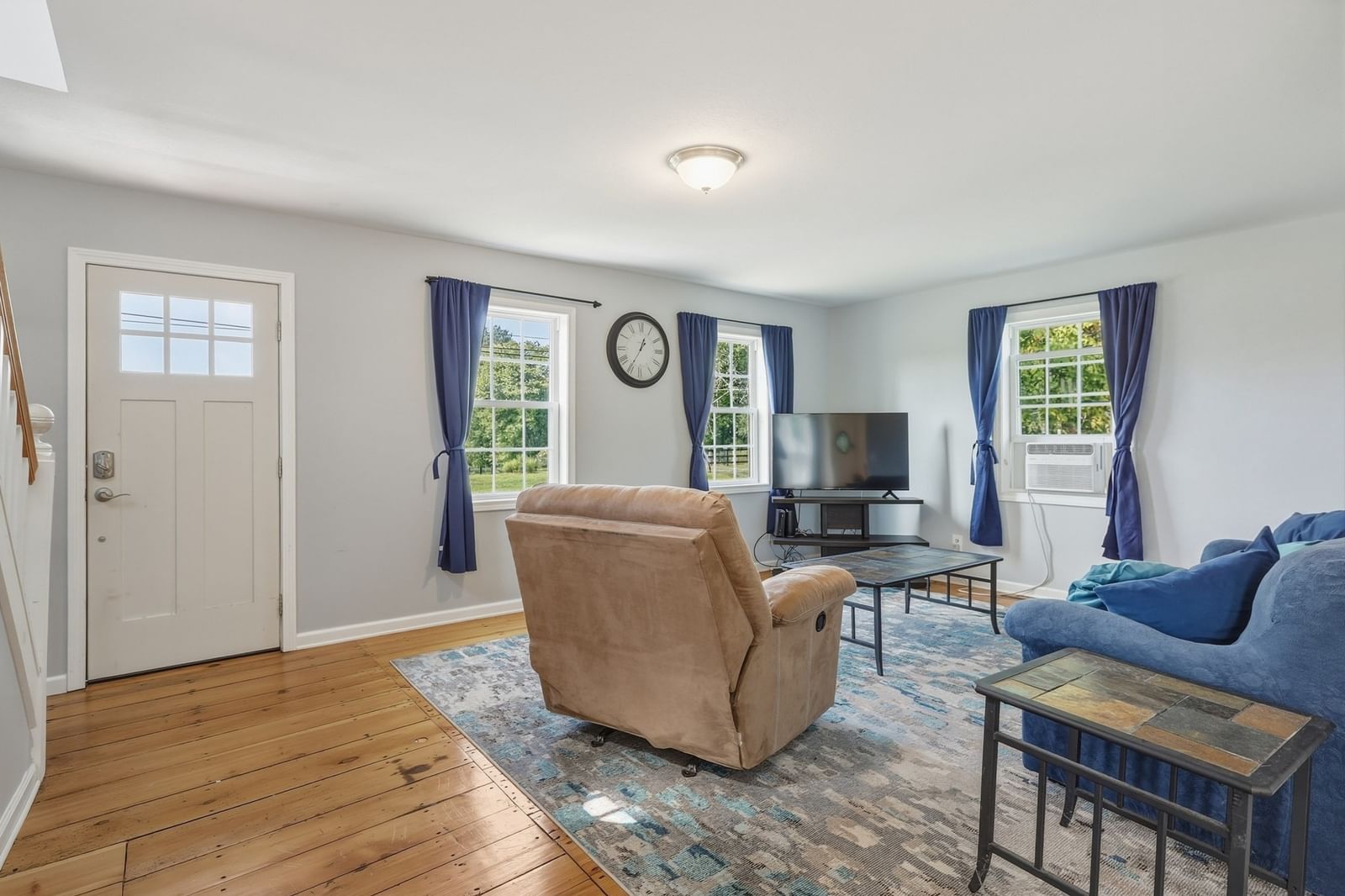 121 S. Washington Street Belchertown — Photo 17 of 42