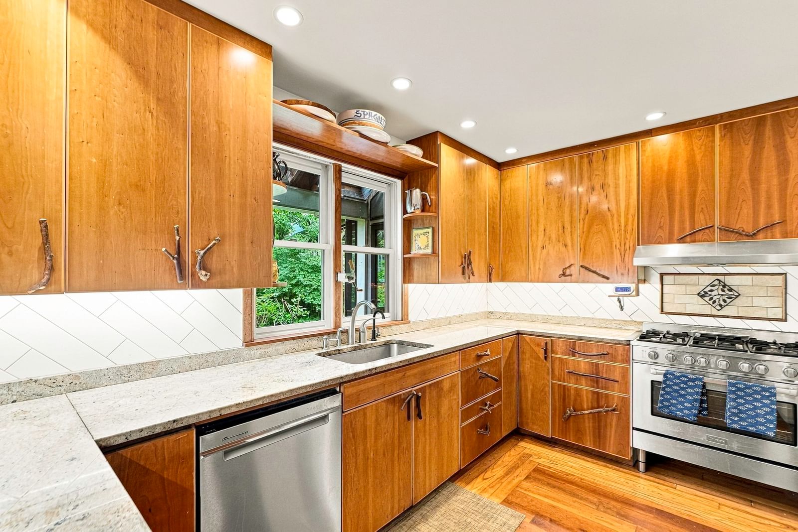 10 Half Moon Hill #10 Acton — Photo 5 of 36