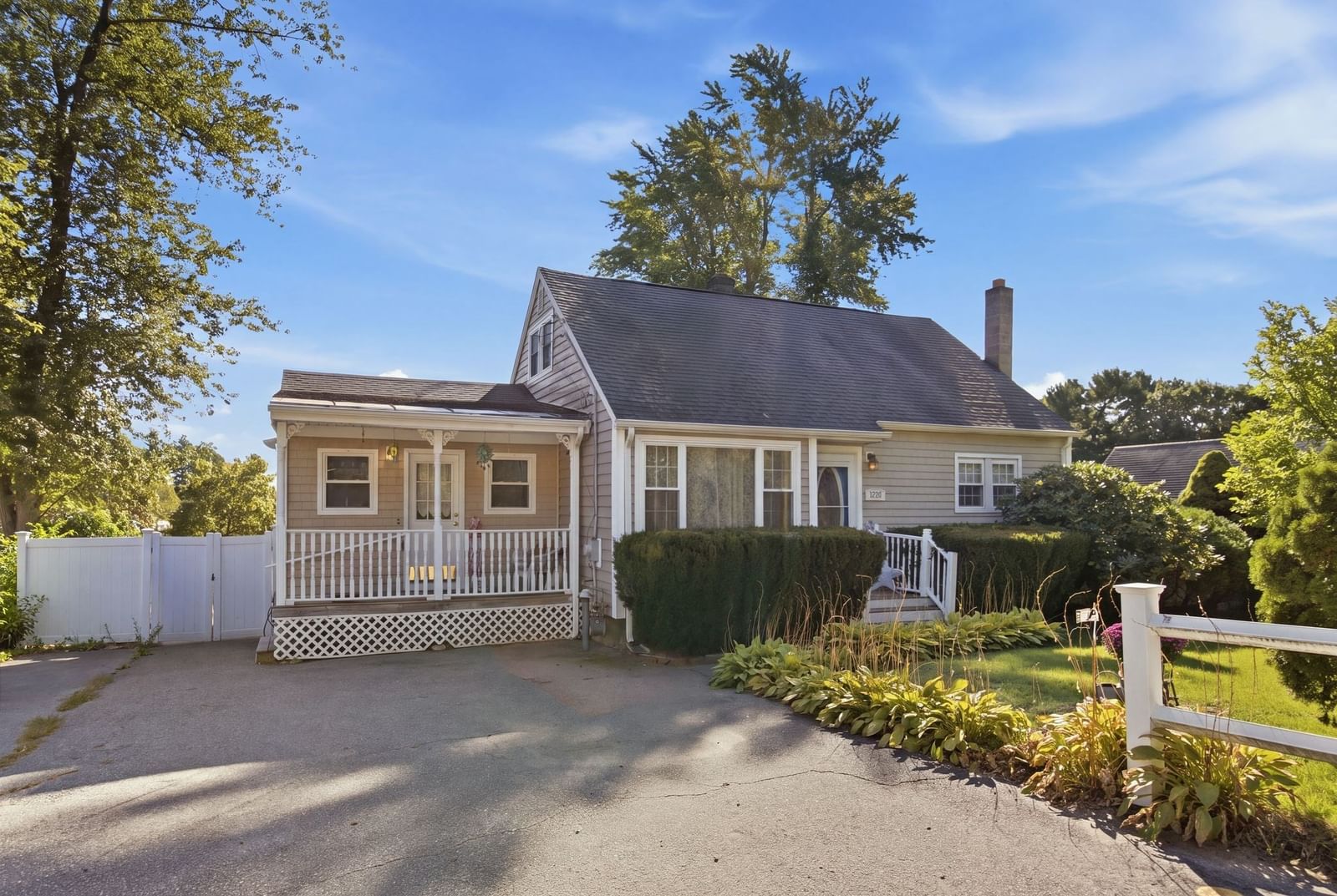 1259 Shawsheen St Tewksbury — Photo 1 of 42