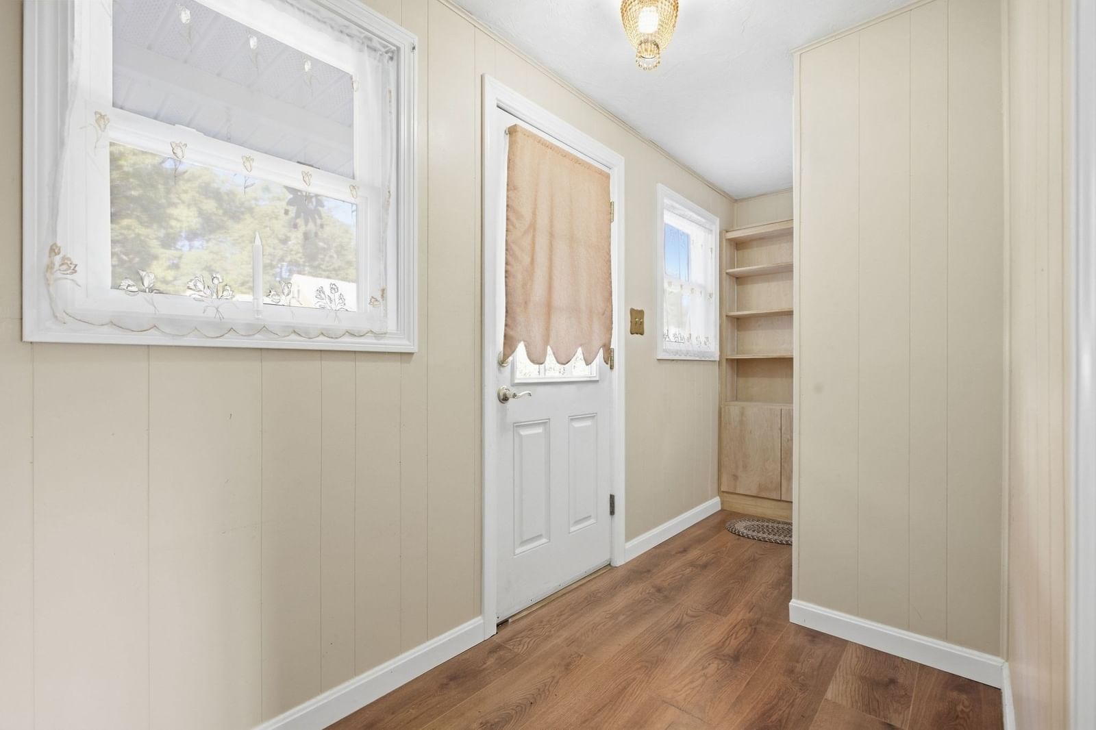1259 Shawsheen St Tewksbury — Photo 3 of 42