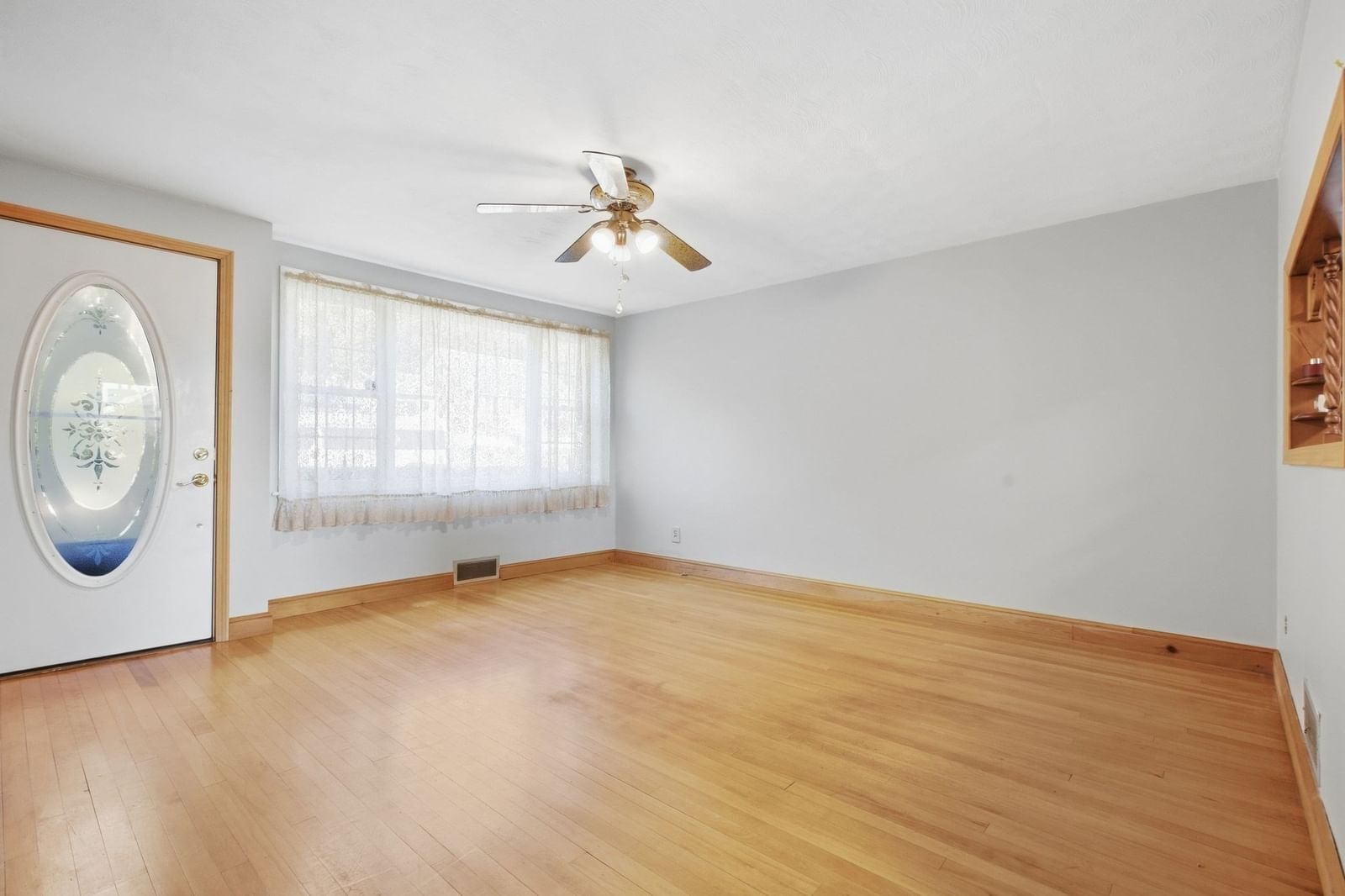 1259 Shawsheen St Tewksbury — Photo 5 of 42