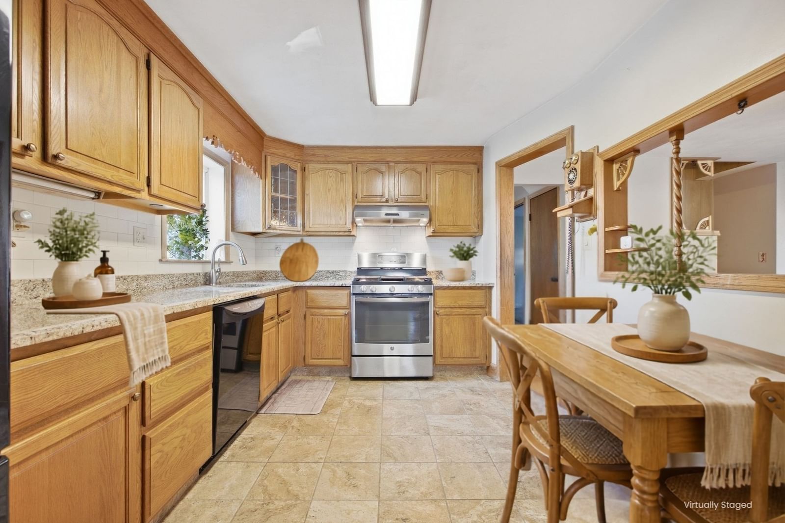 1259 Shawsheen St Tewksbury — Photo 8 of 42