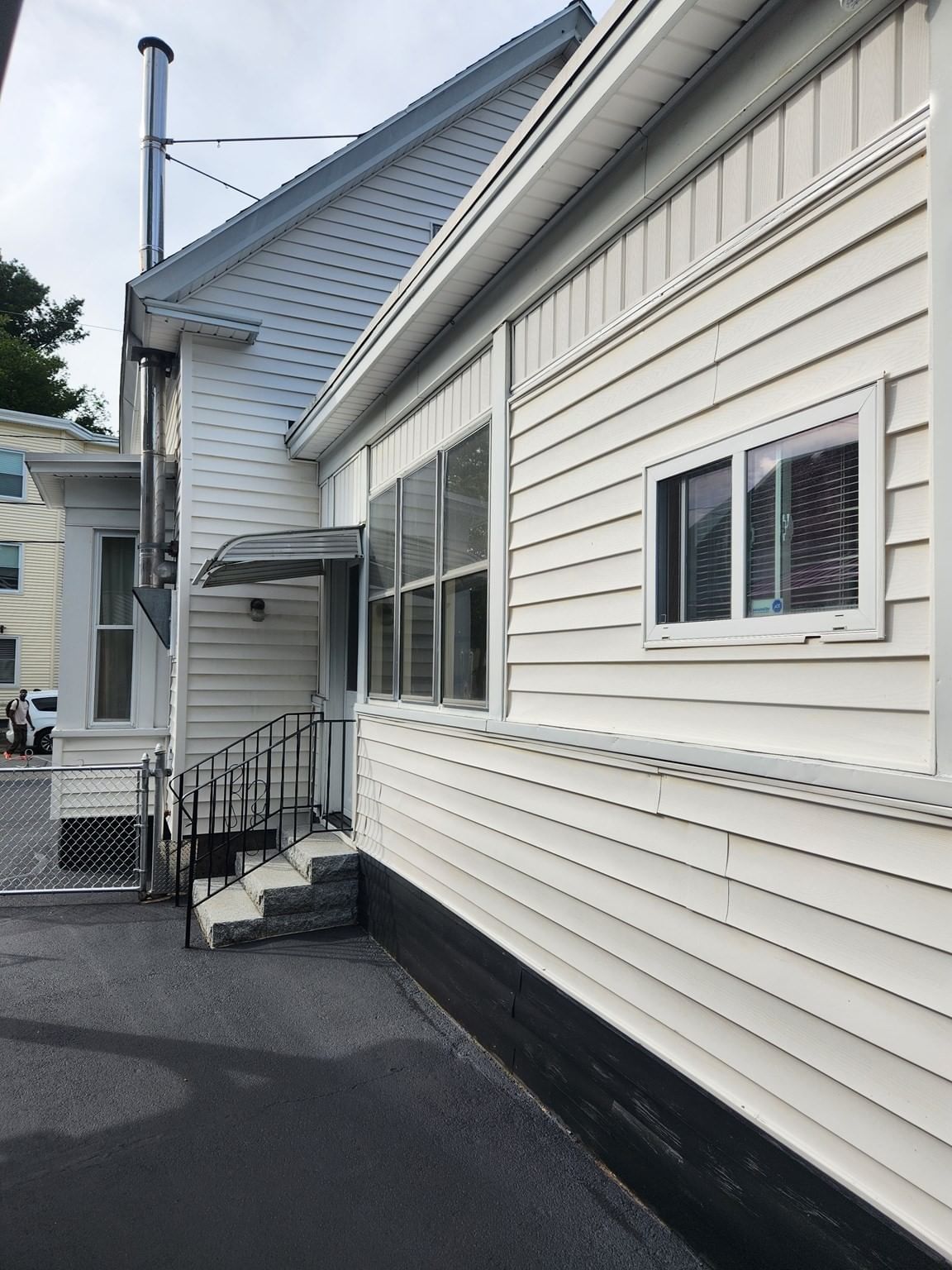 37 Barclay  Street Lowell — Photo 5 of 40
